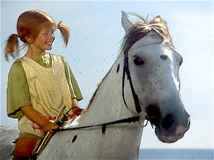 Pippi Langstrumpf mit dem Kleinen Onkel am Strand Pippi Langstrumpf mit dem Kleinen Onkel am Strand